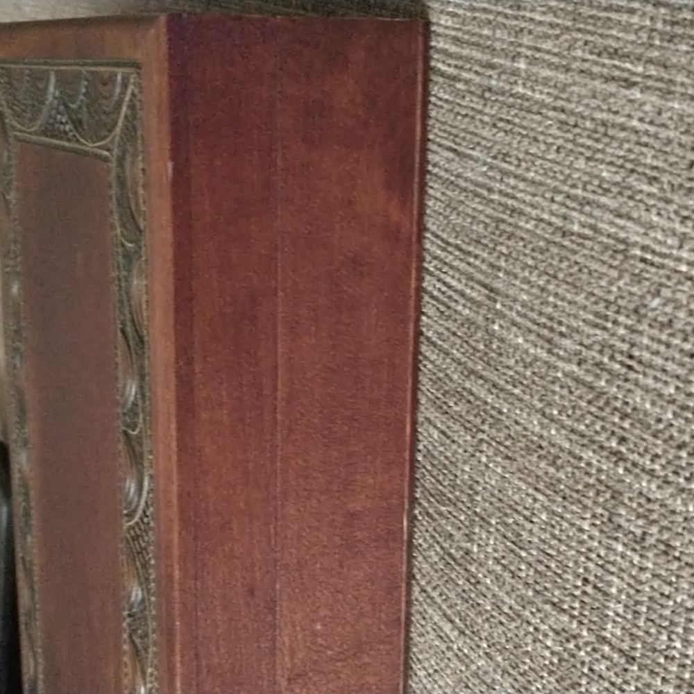 Lovely wood jewelry/trinket box - Picture 8 of 12